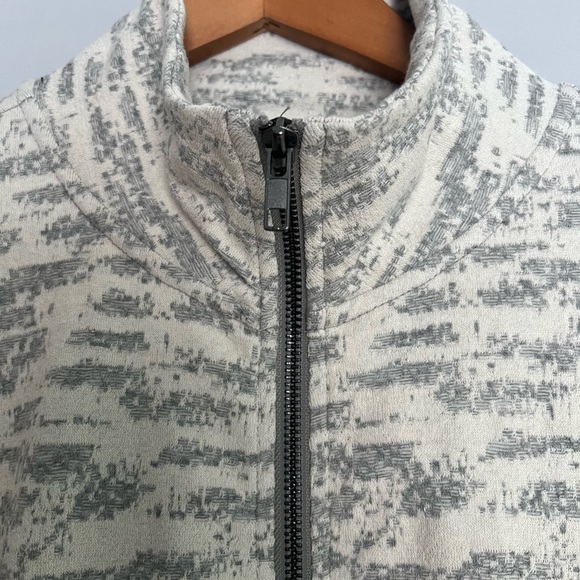 NWT Zyia Activewear Cream Combo Zip up Jacket Size Medium - Picture 5 of 8